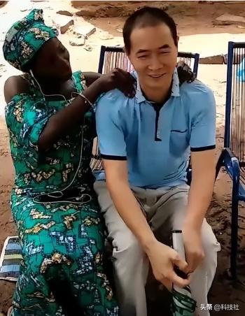 河南小伙去非洲創業，當地一夫多妻，男人負責玩，女人工作地位低